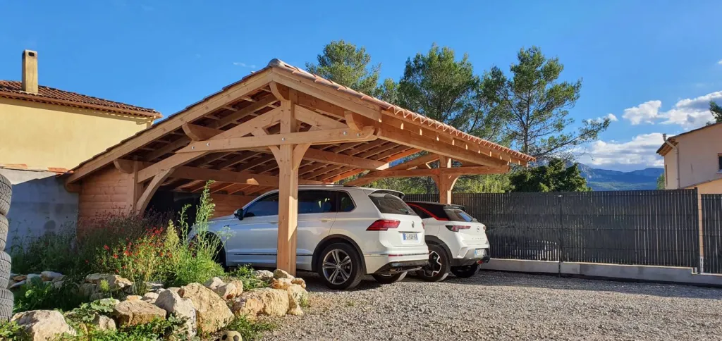 carport bois 6.7x6.7m nans les pins var 83