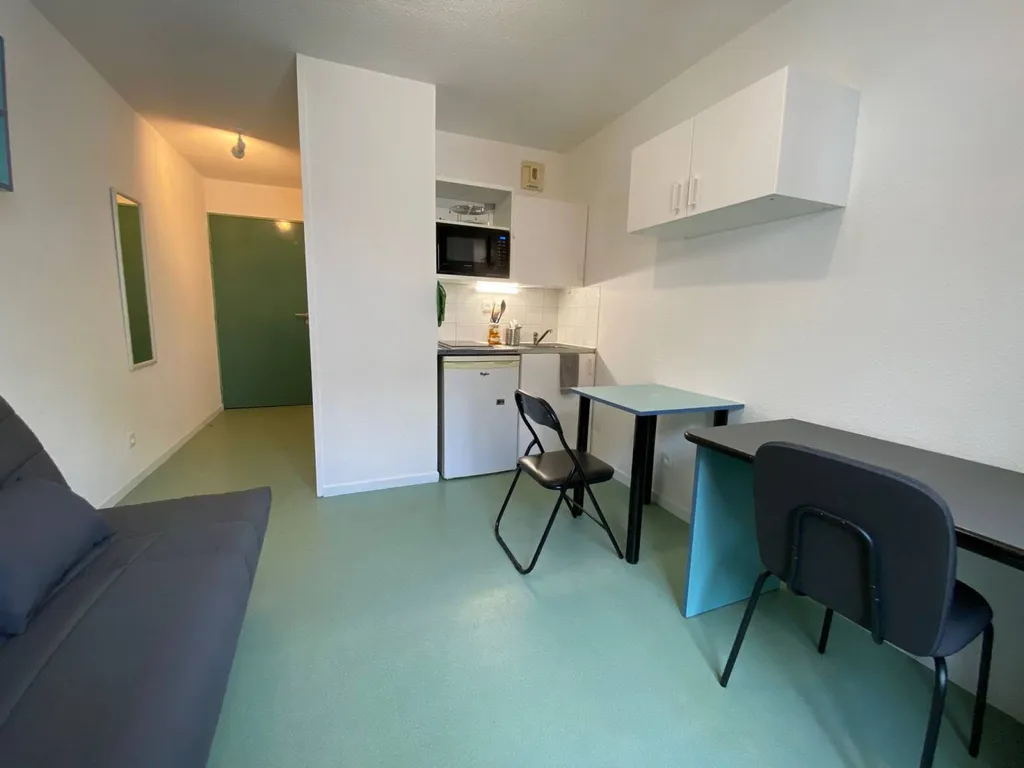 Agréable studio meublé Port Saint Sauveur  
