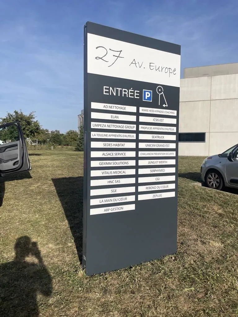 totem signaletique