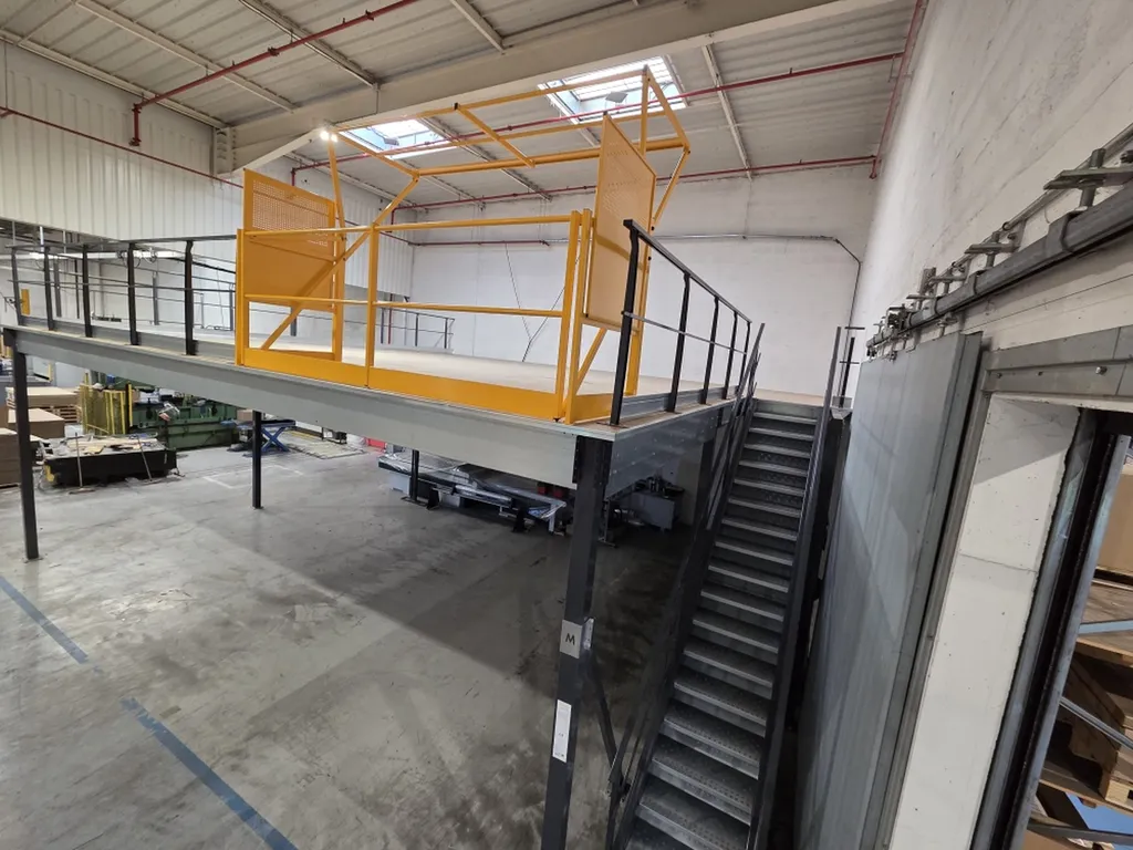 Barrière écluse de mezzanine industrielle