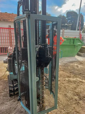 Réalisation d'un piézair pour un prélèvement de gaz des sols à la Ciotat dans les Bouches-du-Rhône