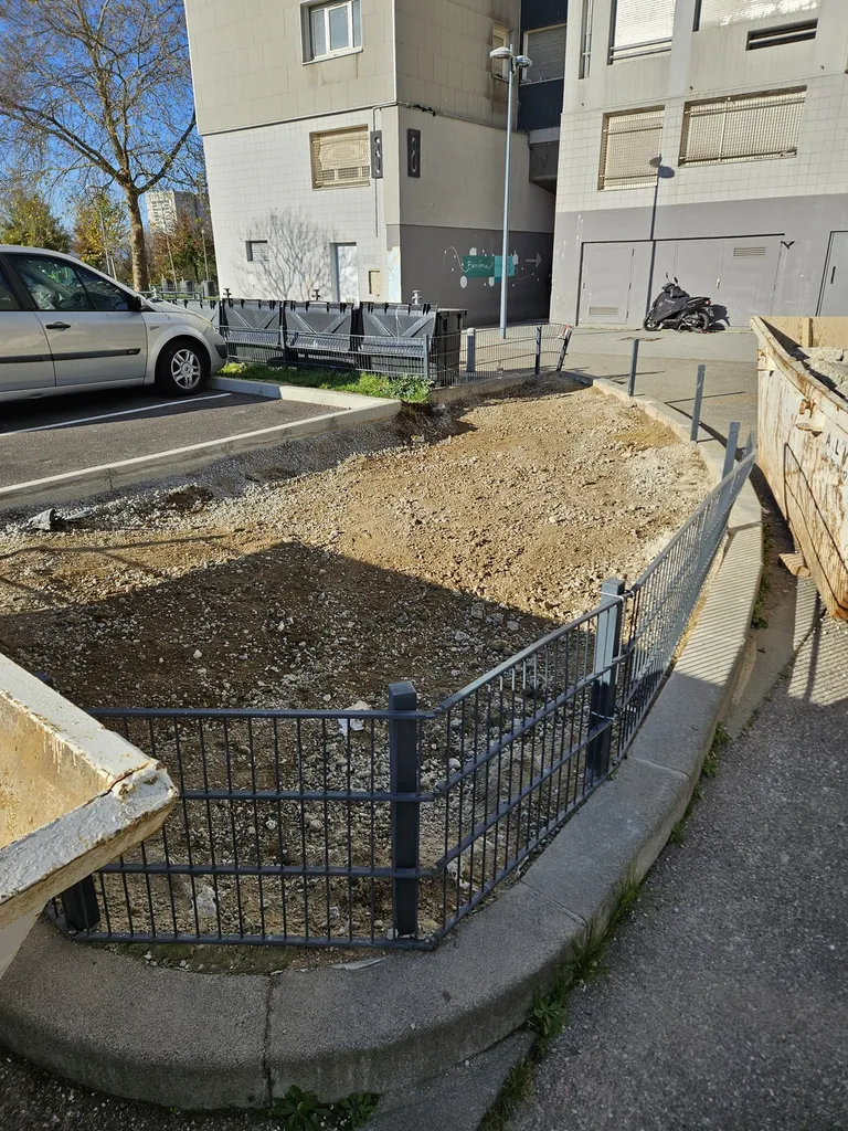 Aménagement paysager et bordures à Bron (69500) par Durao TP entreprise de terrassement, VRD et enrobés à Lyon dans le Rhône