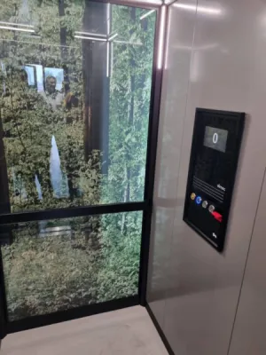 Dernières innovations technologiques dans la cabine de l'ascenseur de maison VIMEC ARIA à Aix en Provence