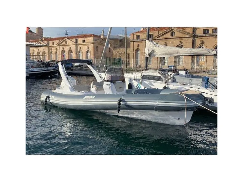 A louer semi-rigide Salpa Soleil 26 à Bandol Var