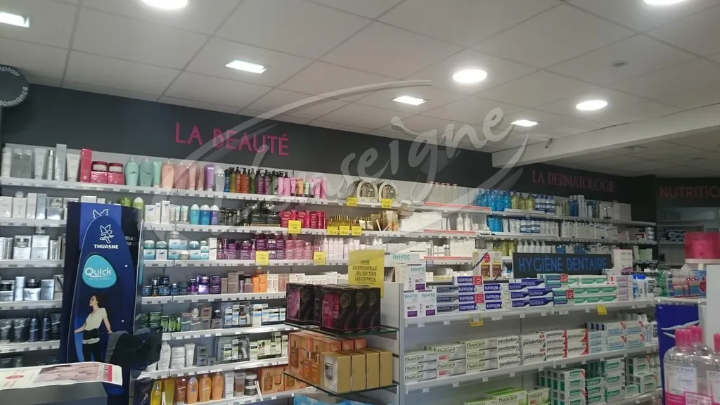Lettres en volume Pharmacie Lavandou