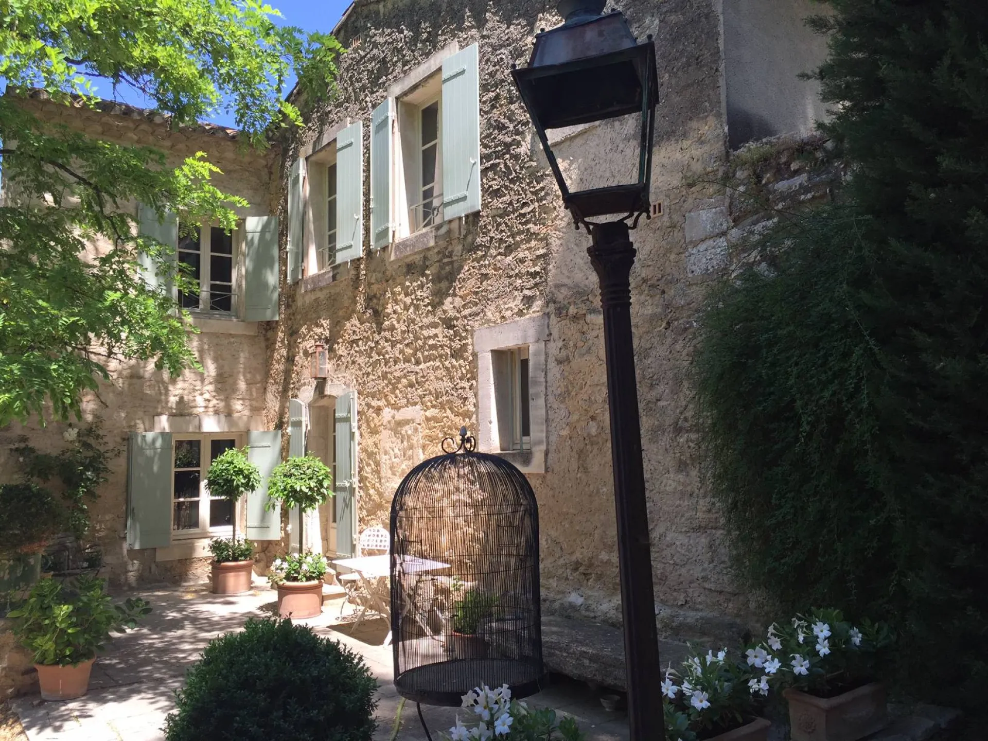 Mas 18éme dans le Luberon décoré par Sacha HOUANT