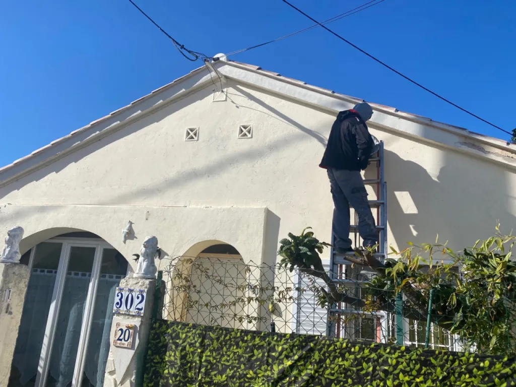 finition enduit sous rives sur martigues