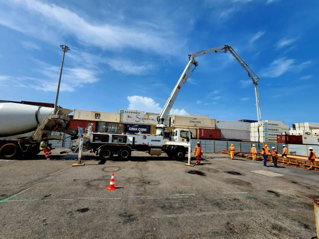 Camion pompe à béton SWING -36 mètres