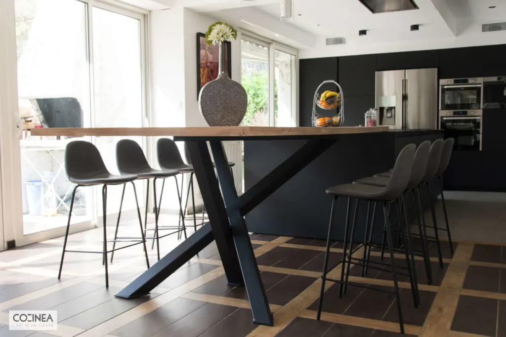 Cuisine ARMONY noire mate avec plan Dekton Sirius à Muret