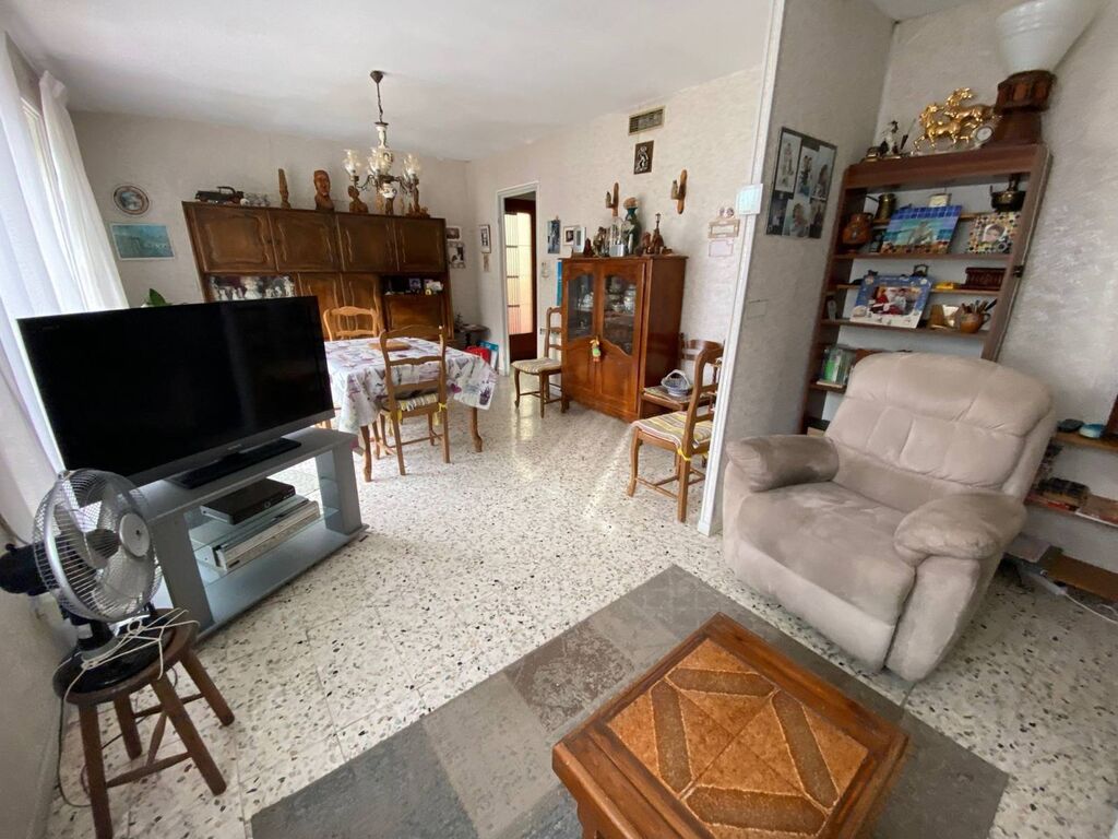 a vendre villa avec grand jardin roquefort la bédoule