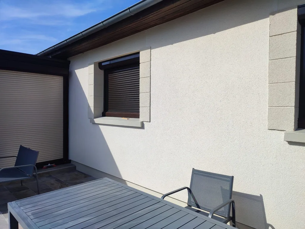 Entreprise pour rénovation de façades au Havre et ses alentours : Ravalement enduit projeté à la chaux aérienne