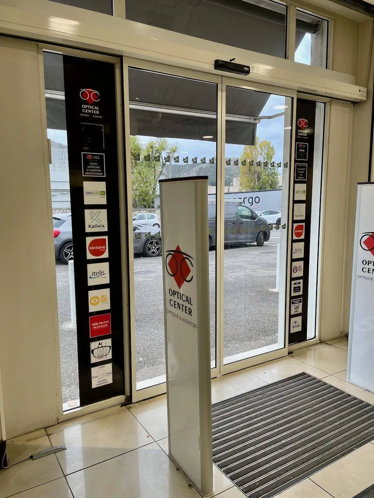 Remplacement porte automatique coulissante à ouverture centrale à La Valentine, Marseille 13012