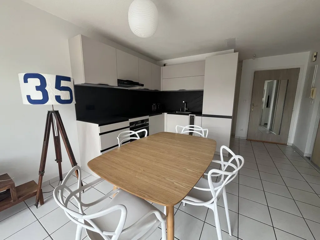 À proximité de la plage, très bel appartement de 2 chambres