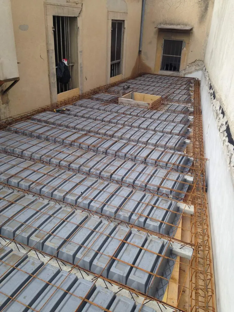 Réalisation d'un toit terrasse à Salon de Provence - trémie pour sky dôme