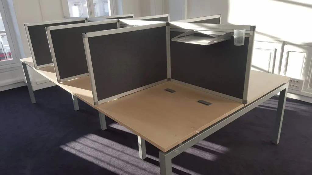 Aménagement de bureaux sur mesure pour call center