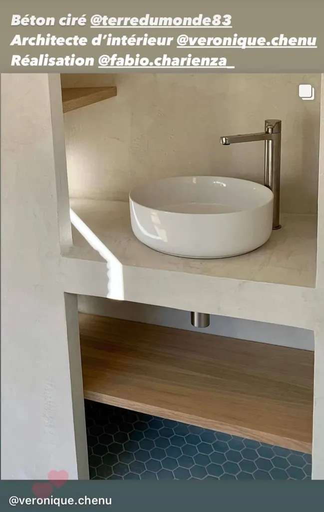 Salle de bain: béton ciré TERRE DU MONDE