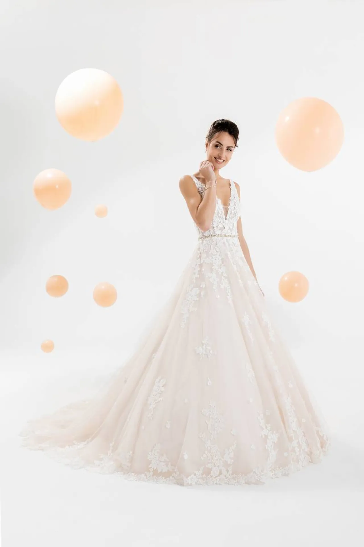 ROBE DE MARIEE DENTELLE PRINCESSE MARSEILLE 13001 13006