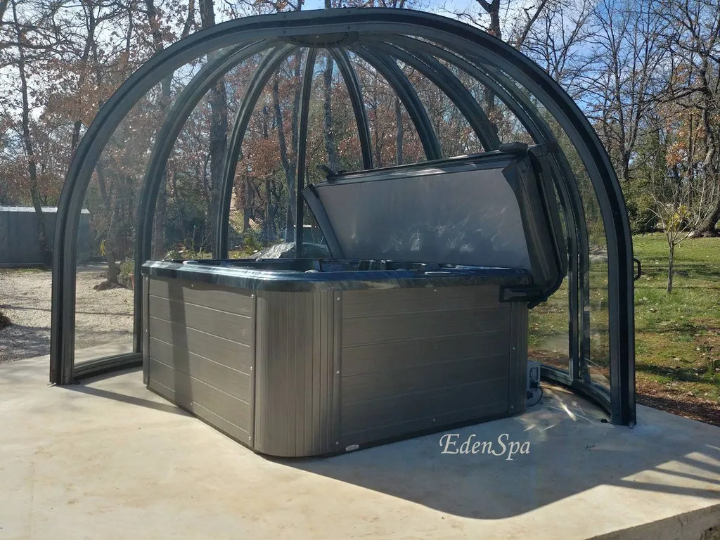 jacuzzi sour dome saint maximin