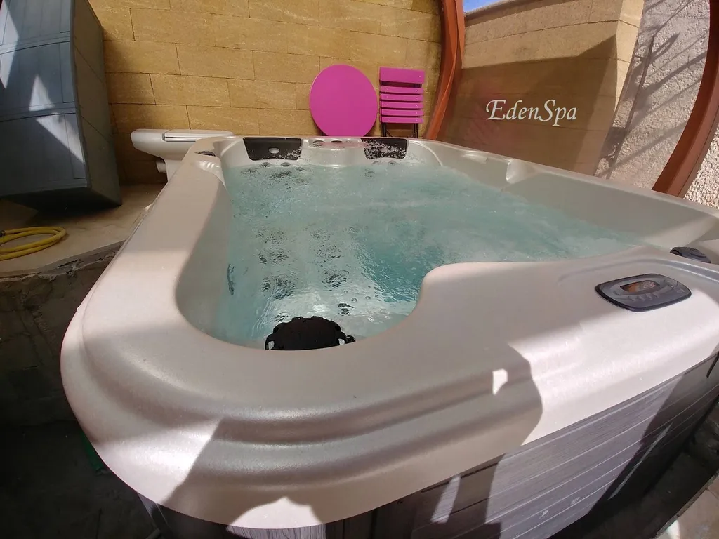 jacuzzi 3 places encastré sous véranda aix en provence