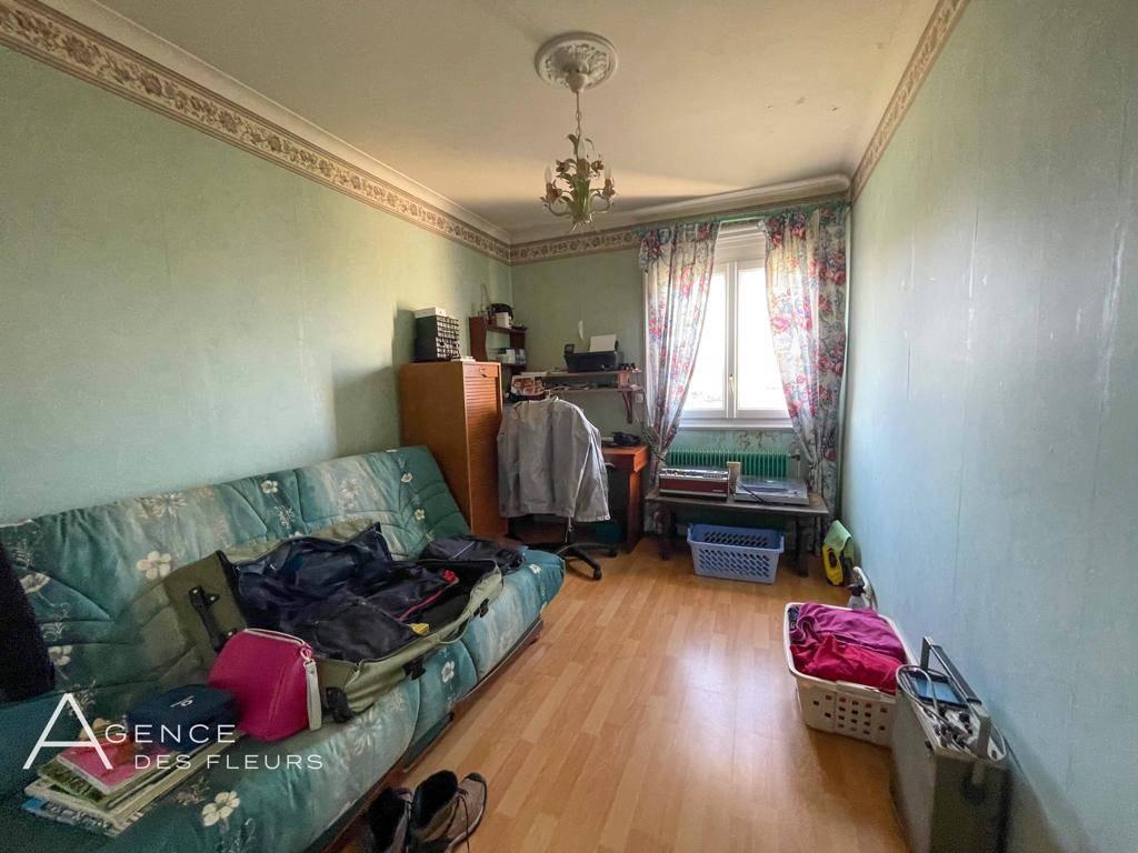 pavillon proche des commodités 27430