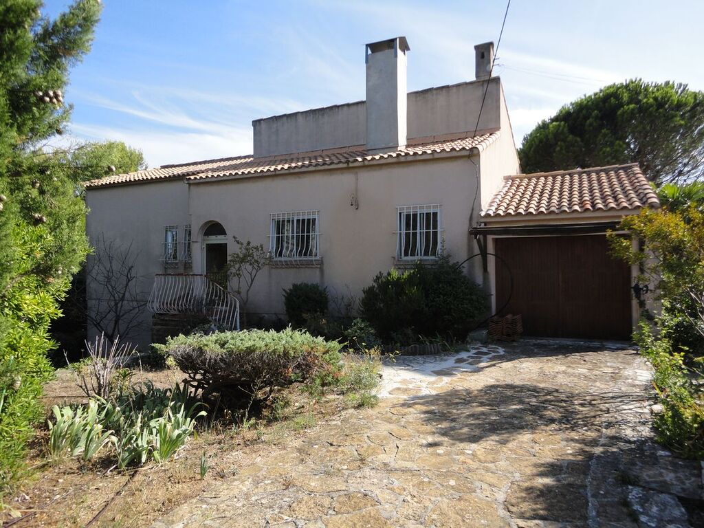 A vendre sur Carnoux villa avec 2 logements