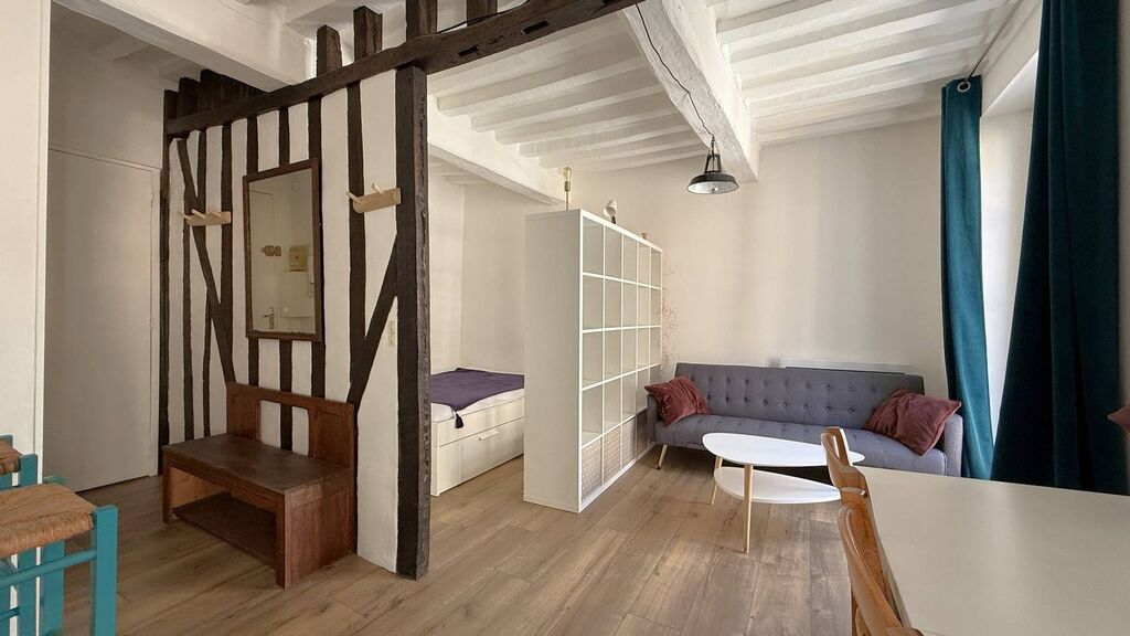 À vendre : studio lumineux de 29 m² en plein cœur de Dieppe, à deux pas de la plage.