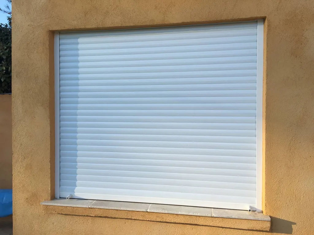 Volet roulant en ALUMINIUM blanc à BOUC BEL AIR