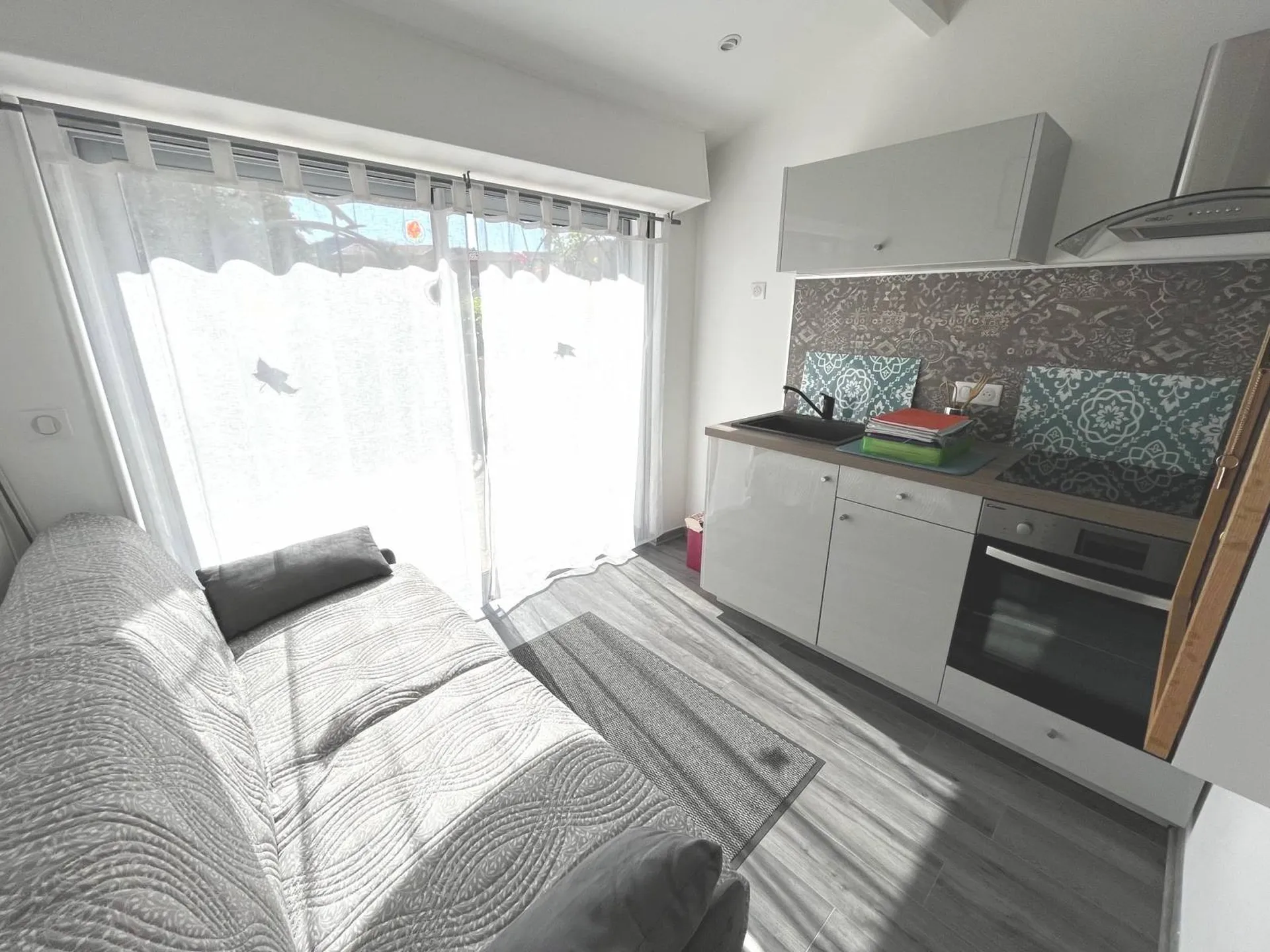 Maison à vendre Roquefort la Bédoule commerces et écoles à pieds, terrain paysager avec jacuzzi