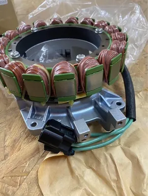 Stator YAMAHA neuf 6P2-81460-00 disponible à Arzal dans le sud du Morbihan.