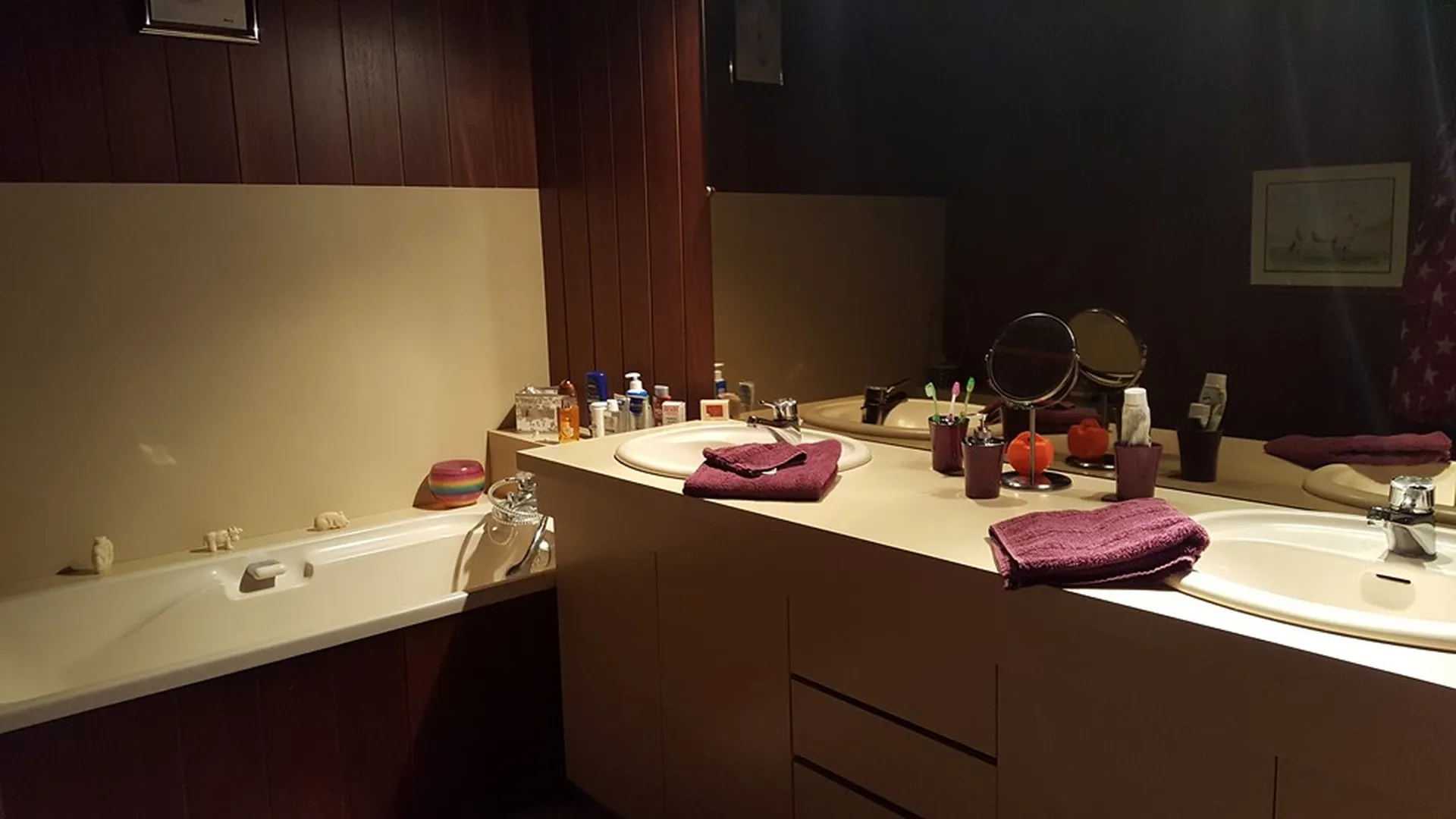 Achete ancien manoir avec une superficie habitable d'environ 171 m² , une dépendance à renover.