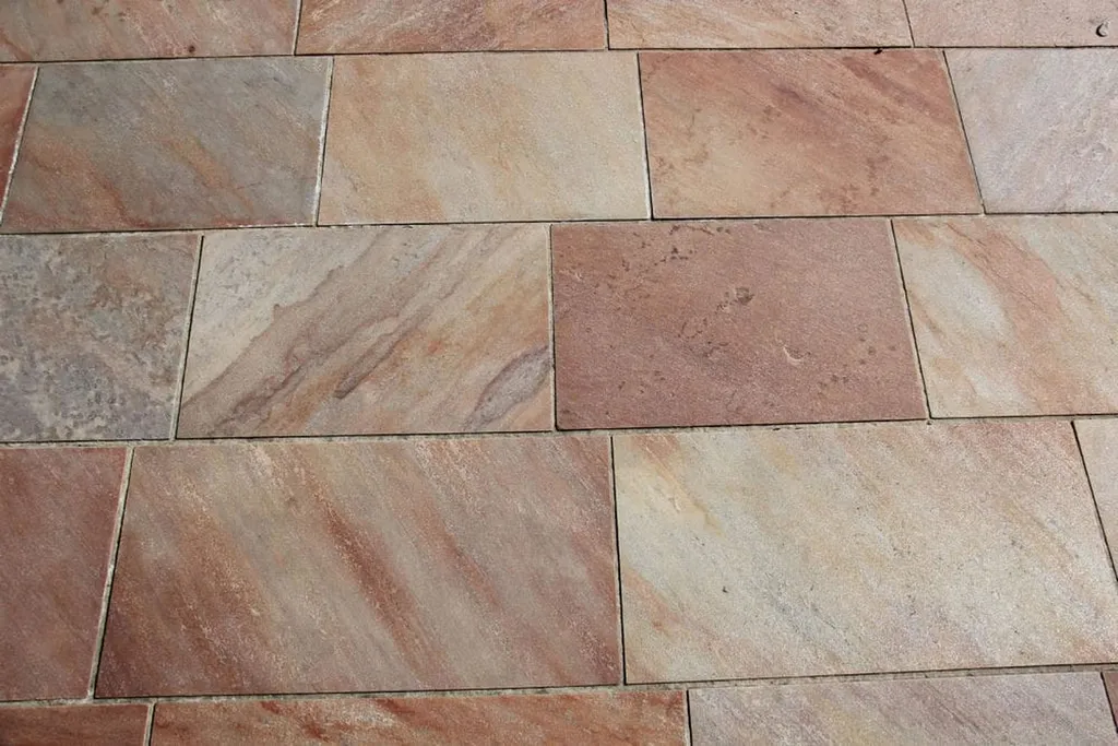 Quartzite du Brésil rose : pierre naturelle en quartzite brésilienne aux teintes rosées pour aménagement intérieur et extérieur