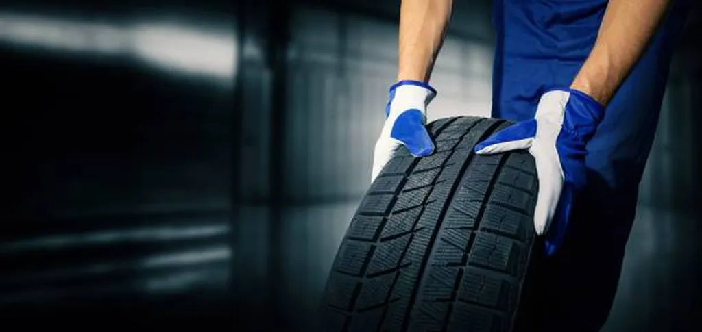 Garage automobile pour faire réparer une crevaison d'un pneu Michelin et toute marque