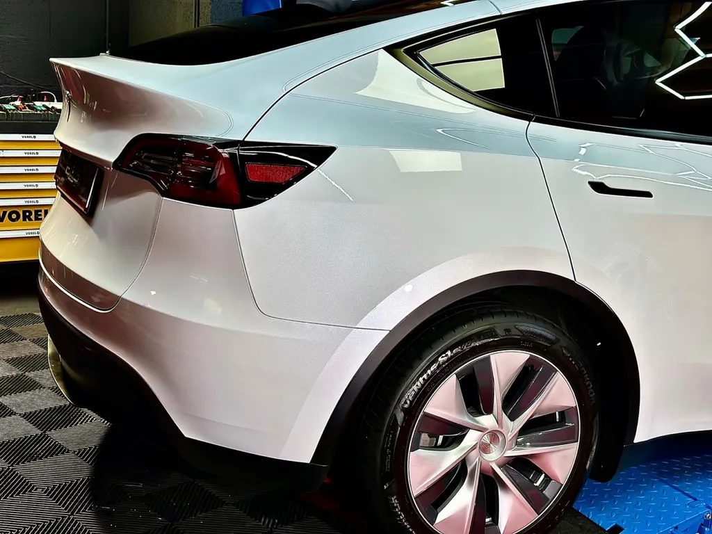 Protection carrosserie tesla model Y Lyon traitement céramique 