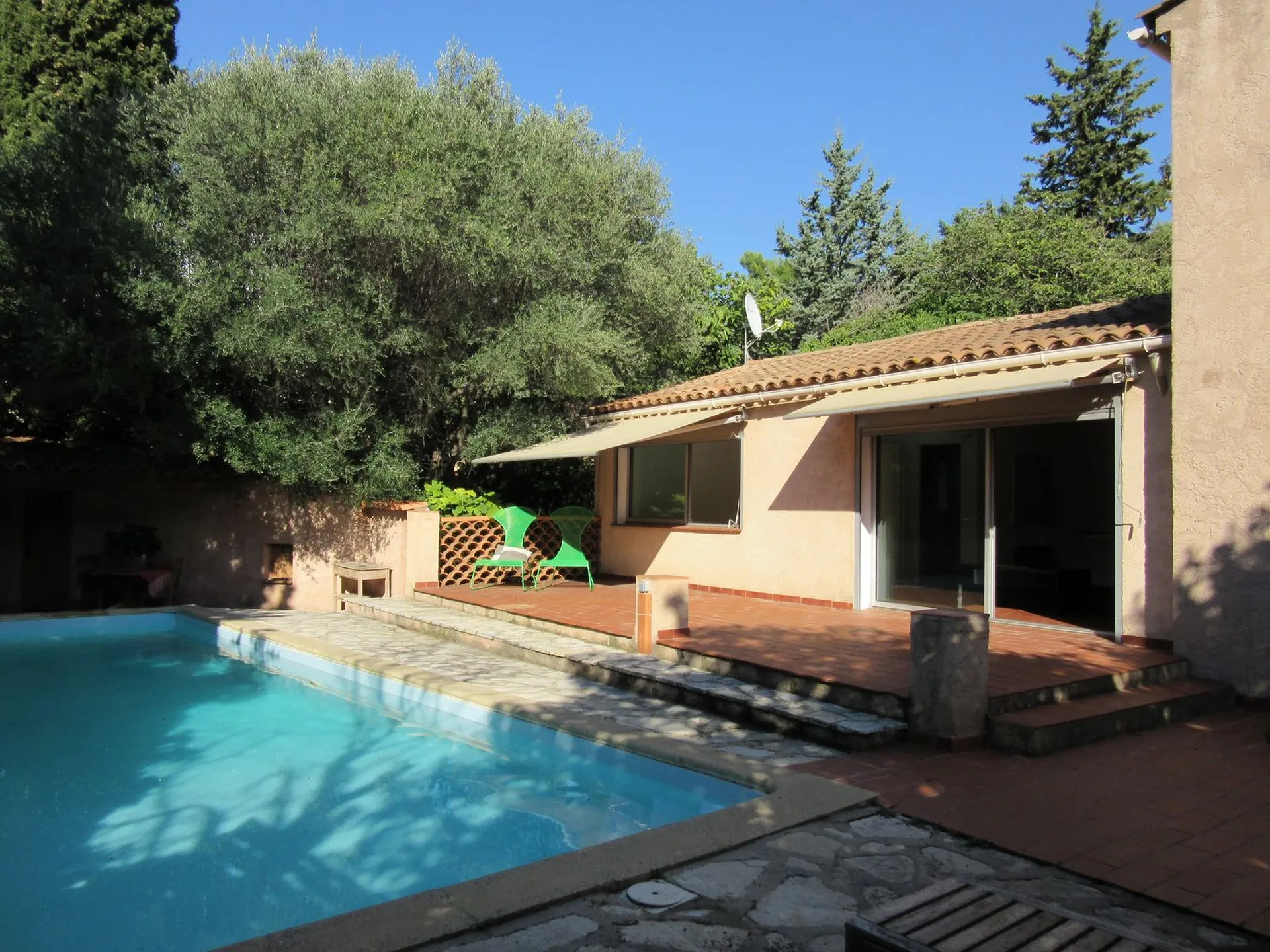 La ciotat à vendre villa avec 2 appartements 