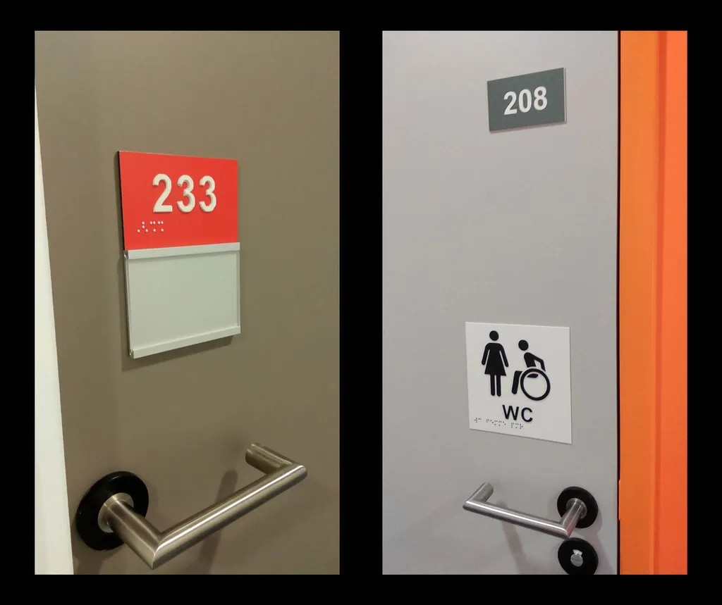 Fabrication et pose de plaques numéros en braille pour améliorer l’accessibilité des services municipaux à Bourgoin-Jallieu en Isère