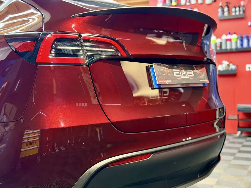 Protection céramique Tesla Model Y à Vaugneray – Sublimer et préserver votre SUV électrique près de Lyon