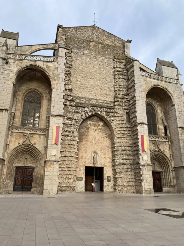 Avocat en dommage corporel suite à un accident de la route en voiture, moto, vélo ou piéton proche de Saint-Maximin-la-Sainte-Baume 83470