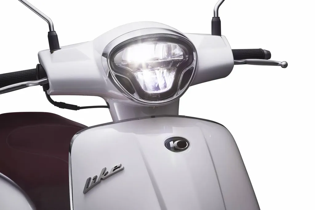 Scooter KYMCO NEW LIKE Xpérience : phare avant