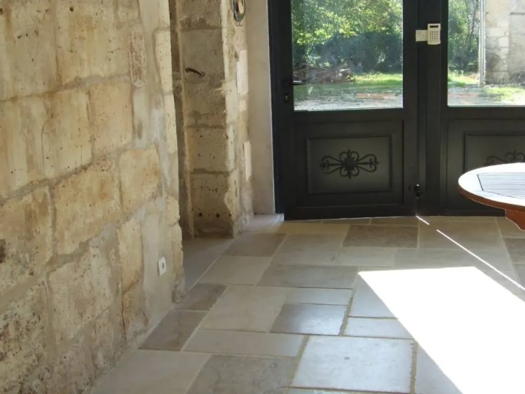 Dallage ancien, vestiges de France, les plus belles pierres usées et patinées