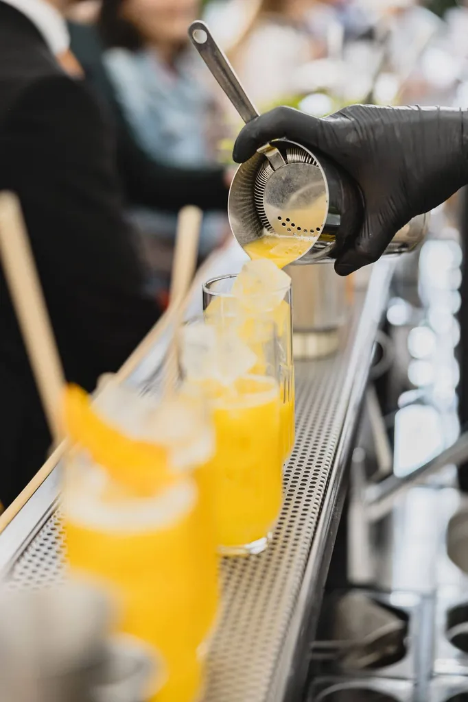 L’Élégance d’un Bar Mobile au Cœur de la Réception