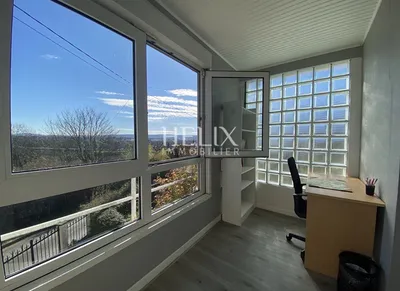 A vendre à Le Pecq  Quartier Cité une charmante maison familiale lumineuse de 138m2 avec un grand terrain de 1080m2 et 2 garages