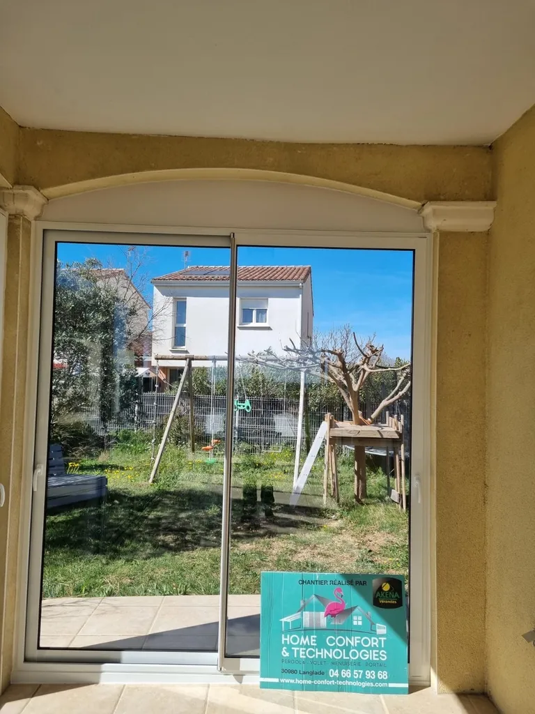 Installation d'une fermeture de terrasse sur la commune de Garons près de Nîmes