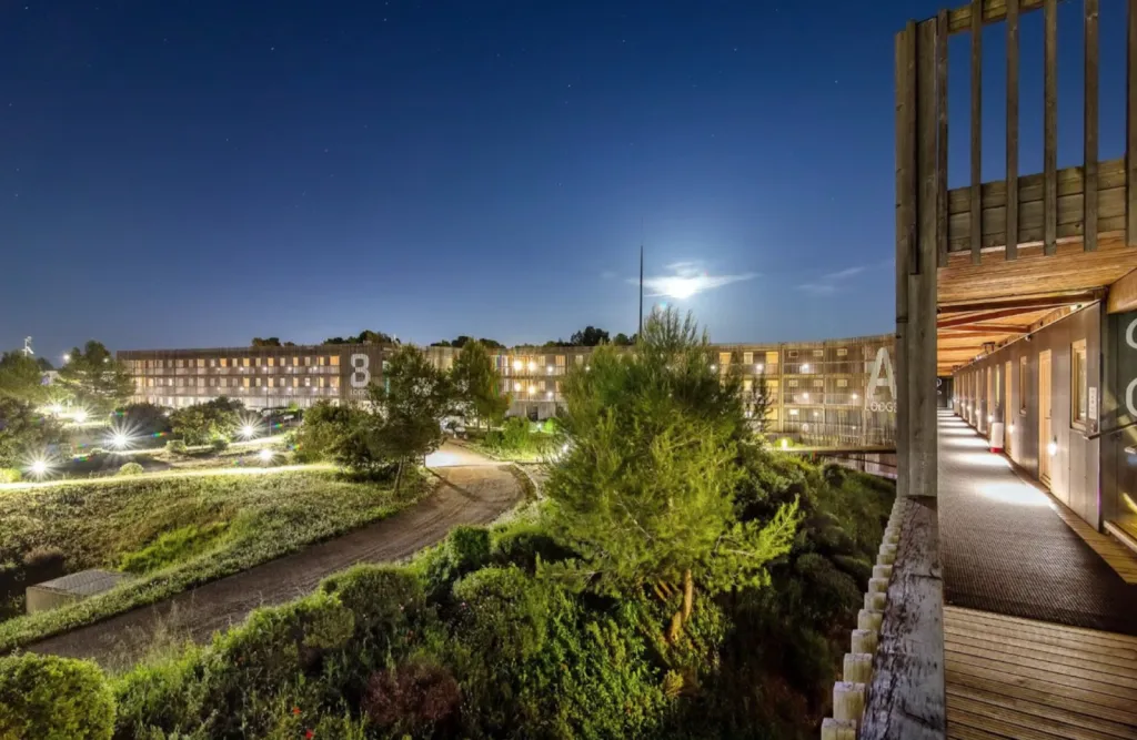 Chambre Eco Lodge - L’essentiel du confort dans un hôtel à Aix-en-Provence au cœur de la nature