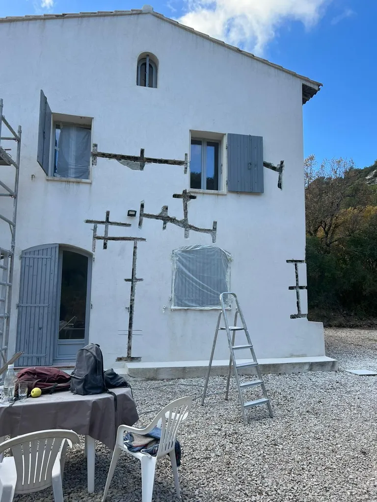 Traitement sécheresse d'une maison dans les Bouches du Rhône