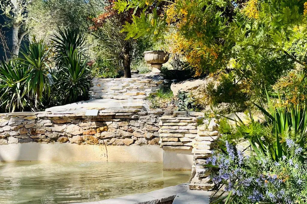 Salle de réception avec traiteur PEYPIN les jardons de mila