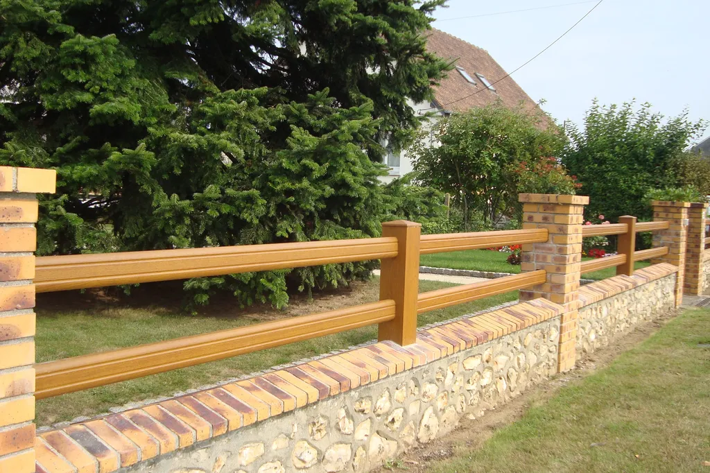 Installation de Clôture aluminium sur muret, Portails motorisés et Portillon en aluminium à Bernay dans l'Eure 27 et ses Alentours