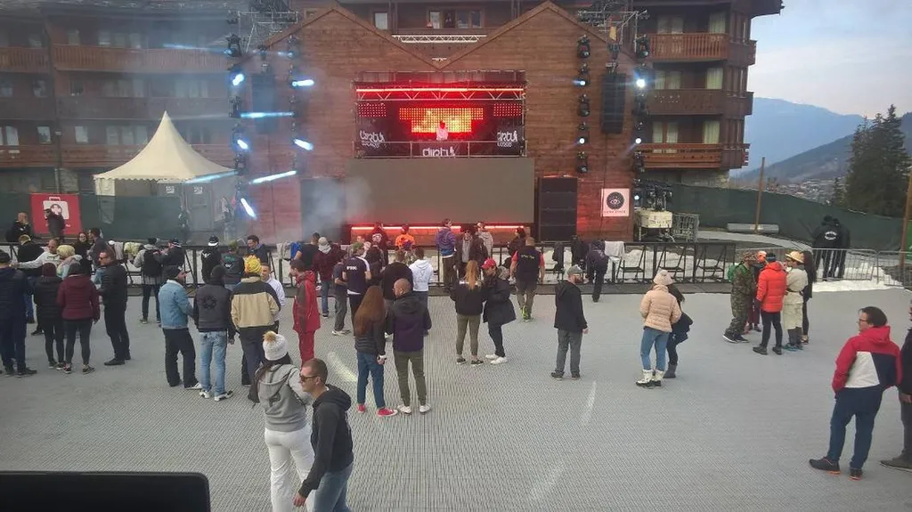 Location de piste de danse en plastique