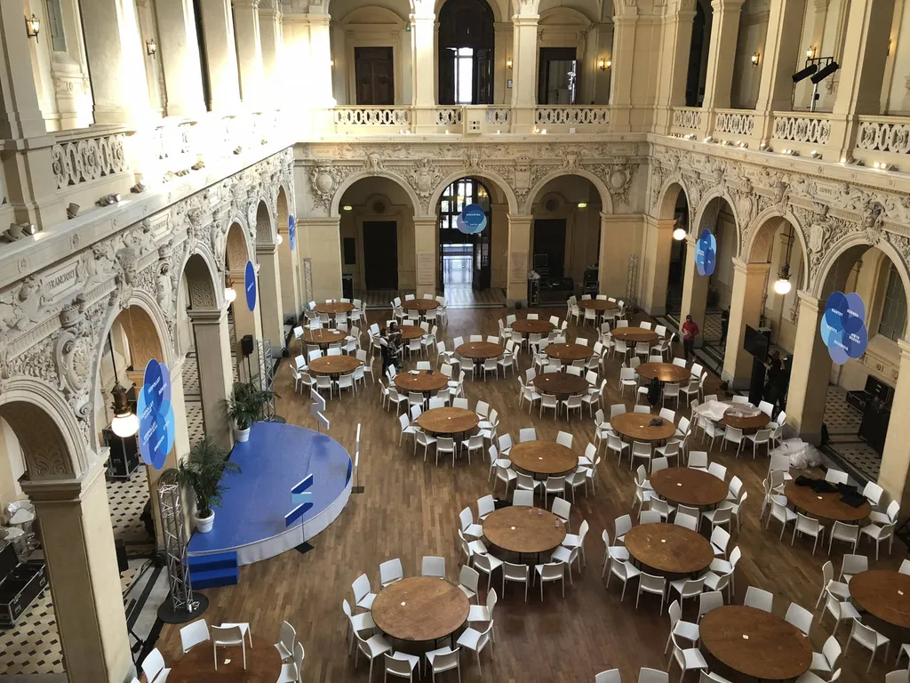 Location scène pour meeting professionnel à Lyon