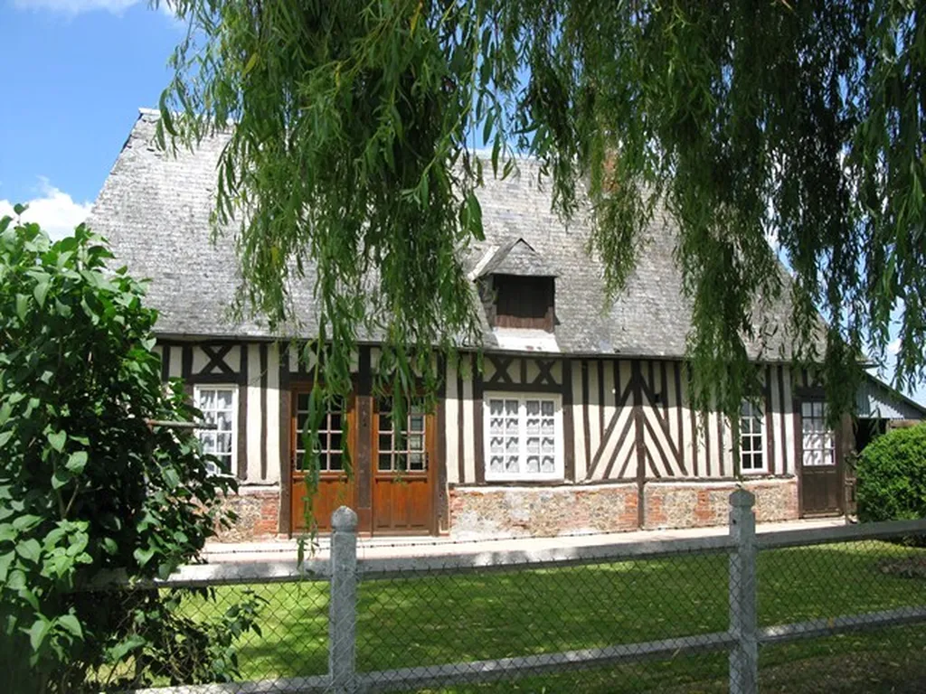 MAISON NORMANDE Proche Cormeilles en Normandie