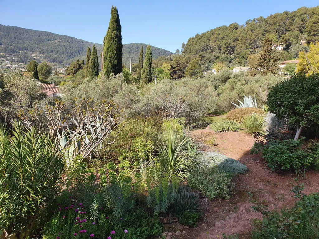 Vue dégagée et ensoleillée SUD